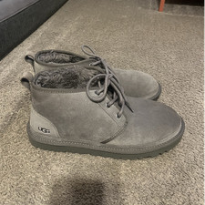 UGG Men s US 10 Gray Suede Lined Chukka Ankle...