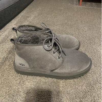 UGG Men s US 10 Gray Suede Lined Chukka Ankle Boots Lace Up Rubber Sole