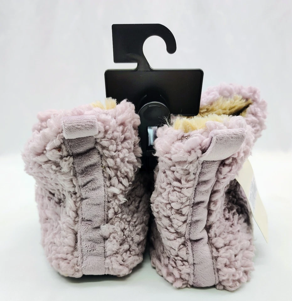 NUEVO CON ETIQUETAS Dearfoams Mujer Chelsea Peludo Sherpa Botín Zapatillas Talla M 7-8 Saúco Foto 3 de 4