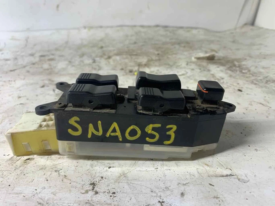 Interruptor de puerta principal del conductor delantero Subaru Legacy 1990 Foto 4 de 4