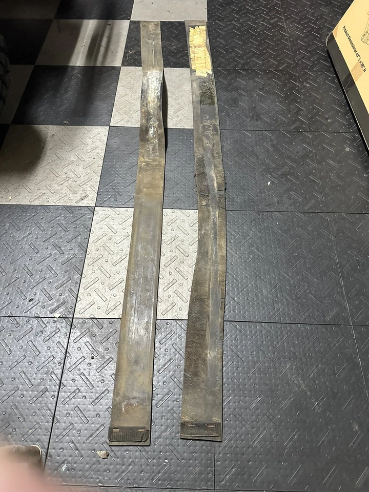 1978-1987 Grand National GNX T-Type Fuel Gas Tank Mounting Insulation Straps GM - Image 3 of 4