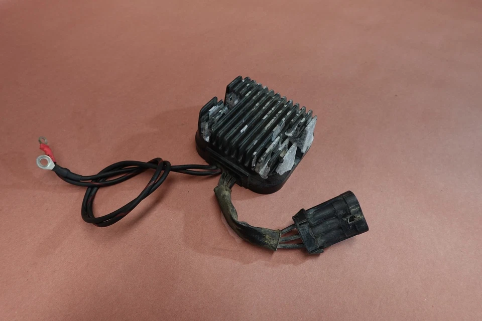 Regulador de voltaje rectificador Victory Cross Country 2010-2017 Foto 3 de 4