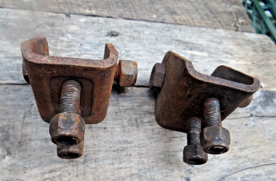 TRIUMPH TR4A TR250 TR6 Front Suspension Attachment Bracket Lower Fulcrum 148691 - Изображение 2 из 4