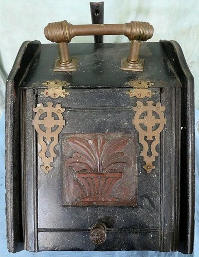 ANTIQUE CARVED WOOD & BRASS COAL HOD/SCUTTLE ASH BOX HEARTH W/SCOOP