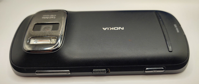 Nokia 808 Pureview Smart phone Cell phone - COMPLETE - Black, with