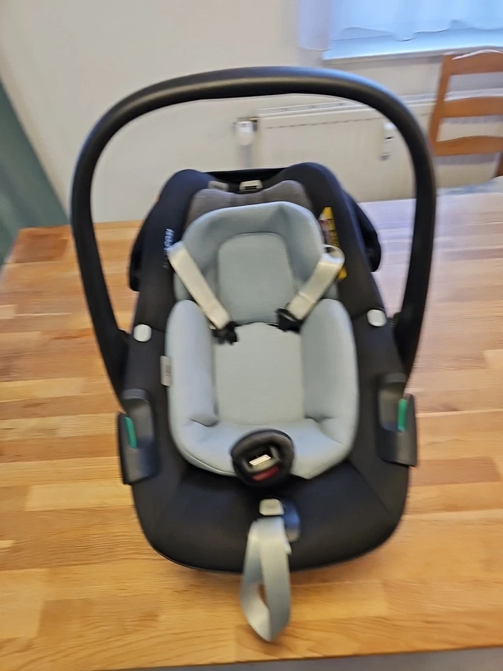 MAXI-COSI Pebble 360 i-Size – Essential Graphite (Anthrazit) - Bild 2 von 4