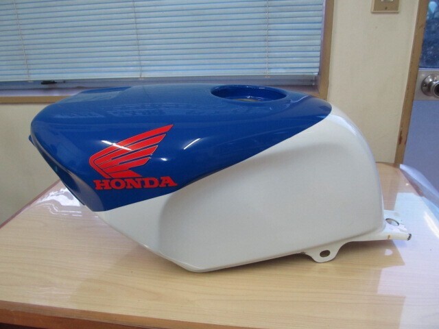 HONDANSR250R MC21 ガソリンタンク ジャンク レストアベース HONDA NSR250R MC21 Genuine Fuel Tank Repaired & Repainted No