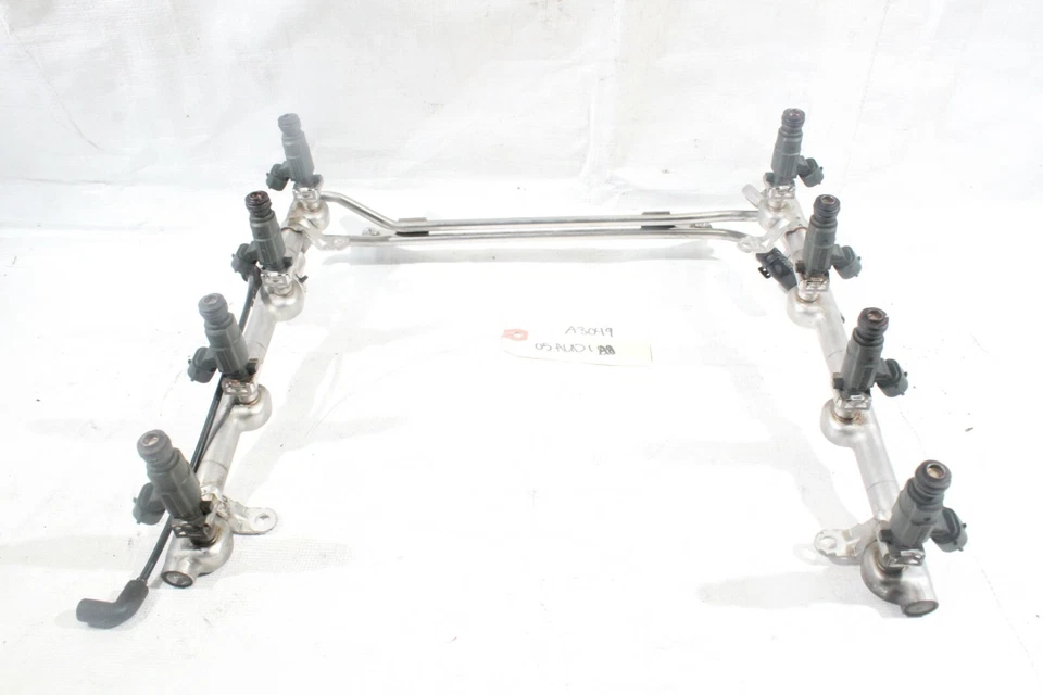 Audi A8 L Quattro 2005 inyectores de combustible con montaje de riel de inyector de combustible A3049  Foto 3 de 4