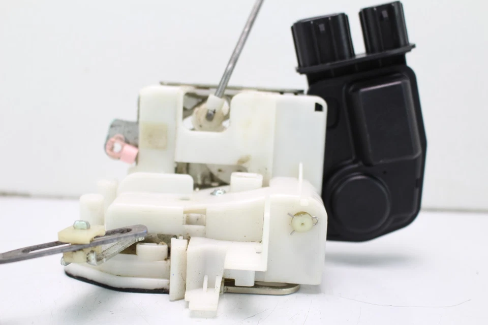 2006-2008 HONDA PILOT REAR RIGHT SIDE DOOR LATCH LOCK ACTUATOR OEM - Image 2 of 4