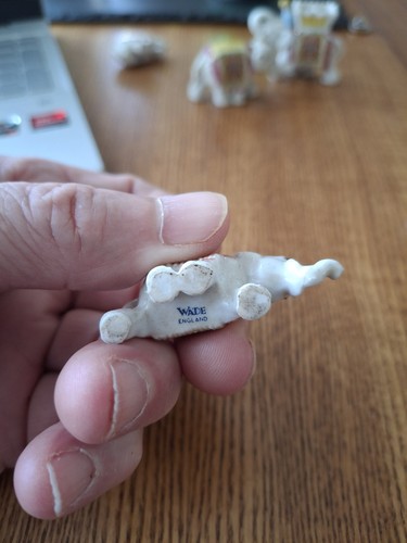 Treno elefante in ceramica Wade anni 50 5 pezzi ma danni ad una coppia - Foto 15 di 19