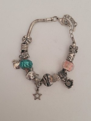 Schlangenkette Bettelarmband mit Dangle Charms, Katzenperle und Glasperlen