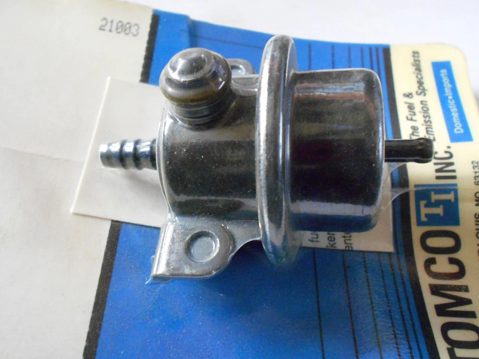 Regulador de presión de combustible 1982-92 BMW Merkur Peugot Porsche Saab Yugo Foto 3 de 3