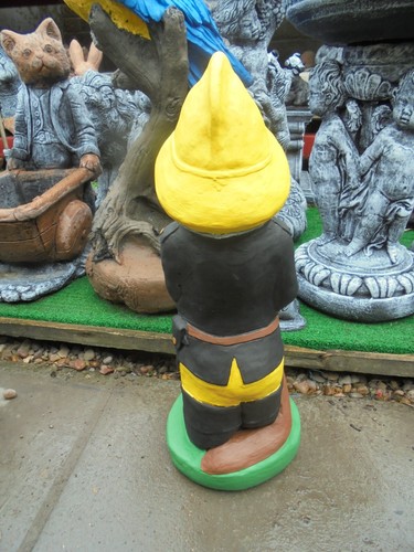 Fireman Concrete garden ornament - Picture 24 of 24