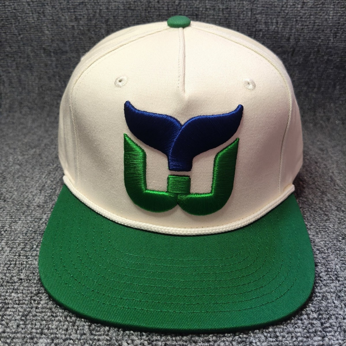 Mitchell & Ness Hartford Whalers NHL Snapback Hat White Green OS