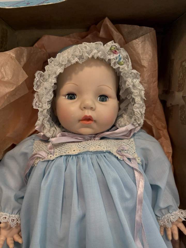 Madame Alexander Victoria Baby Doll #5756 Vintage 1970s. One Owner - Image 3 of 4