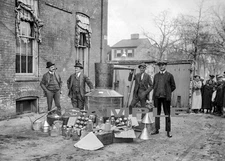 1922 BOOTLEGGERS Prohibition Era PHOTO (133-t )