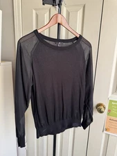 H&M Dark Net Sweater Size Small Long Sleeve Crew Neck