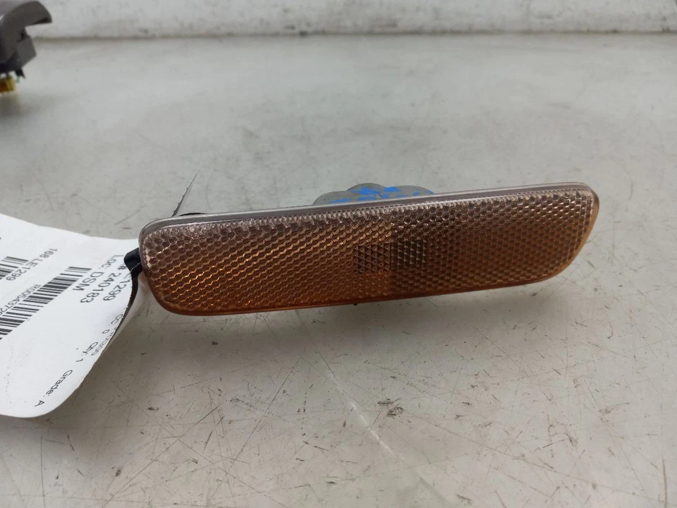 1999 LEXUS RX300 PASSENGER SIDE REAR SIDE MARKER - Image 2 of 4