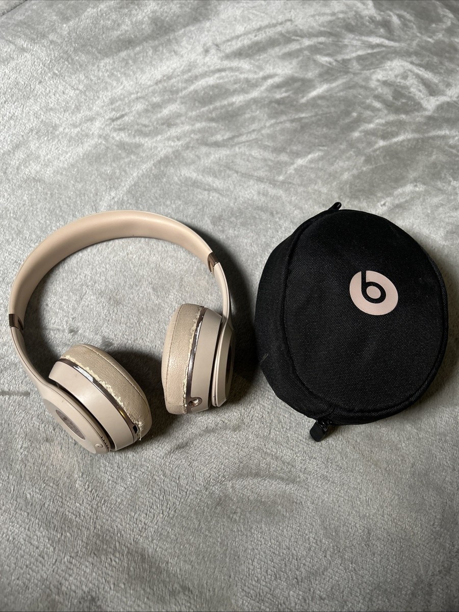Beats Solo3 Wireless Over-Ear Bluetooth Headphones Coral Pink