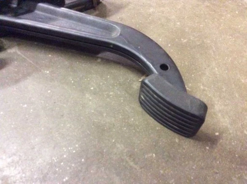 Emergency Parking Brake Pedal Fits 81 82 83 84 85 Mercedes Benz 300D 300TD - Image 2 of 4