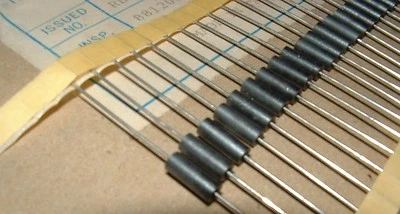 25 x RFE International axial leaded ferrite bead BDC0309-850Y/100Mhz