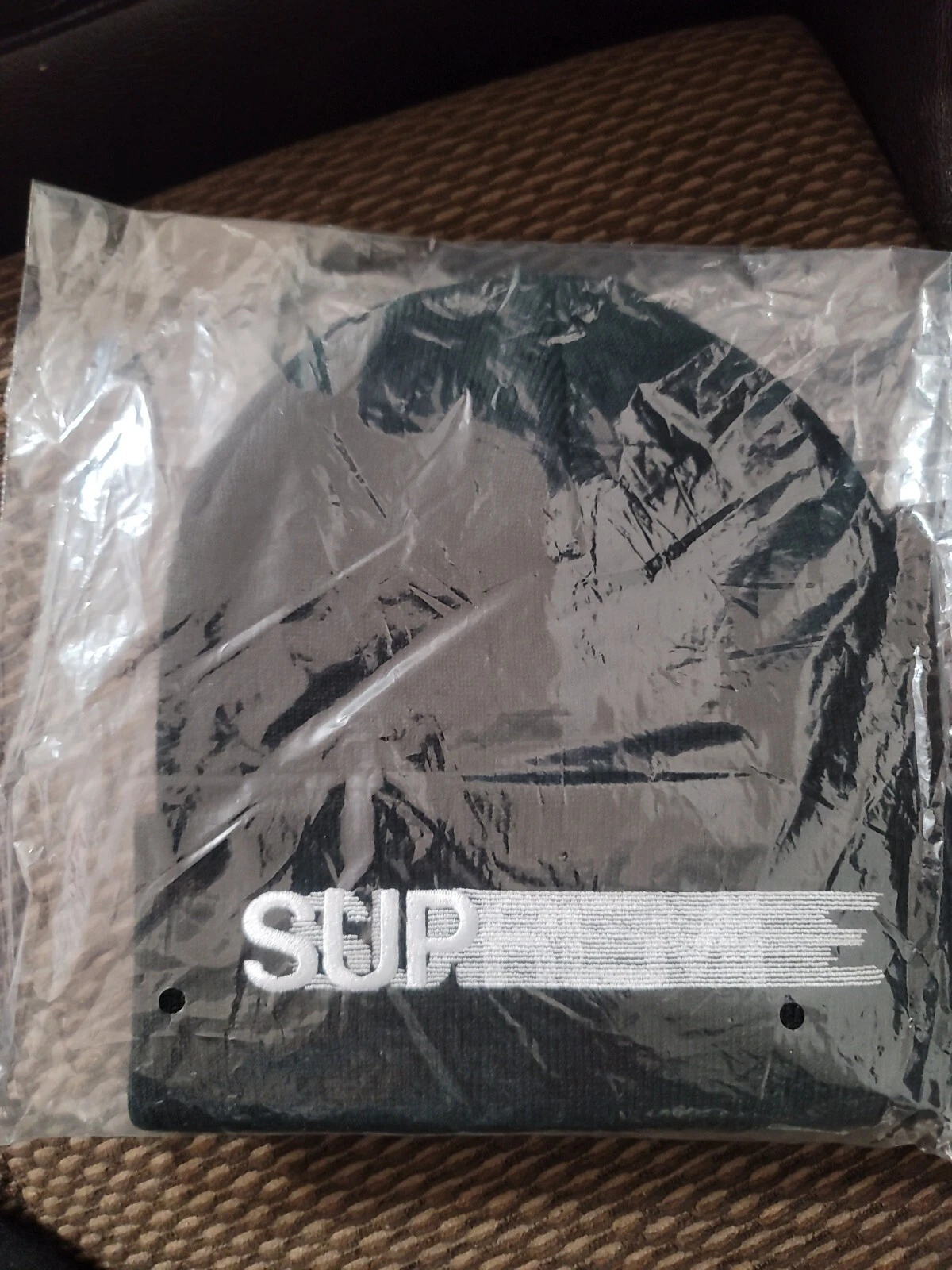 LOGO SUPREME MOTION BEANIE NOIR OS SS23 SEMAINE 2 (100 % AUTHENTIQUE) TOUT NEUF