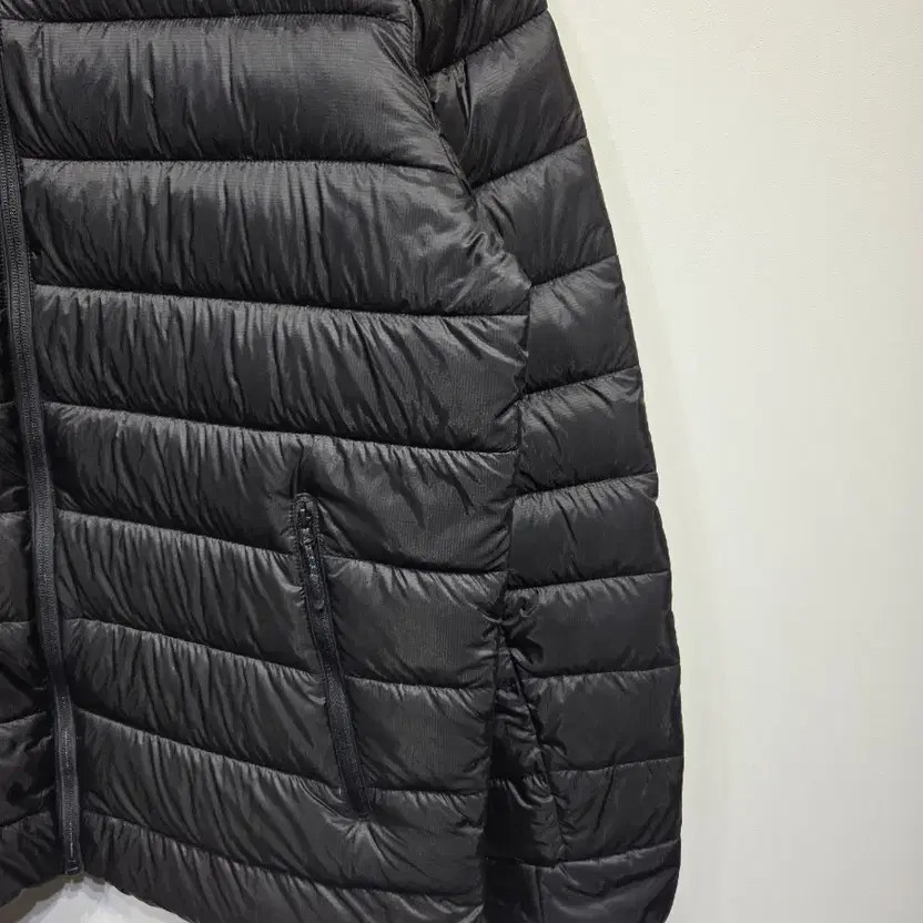 Discovery Expedition Down Lightweight Puffer Jack… - image 9