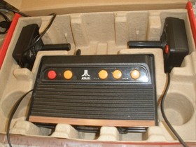 ATARI FLASHBACK 8 HOME CONSOLE IN BOX TESTED WORKS