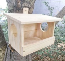 Casetta mangiatoia per uccelli scoiattoli in legno naturale  30x20x20h cm