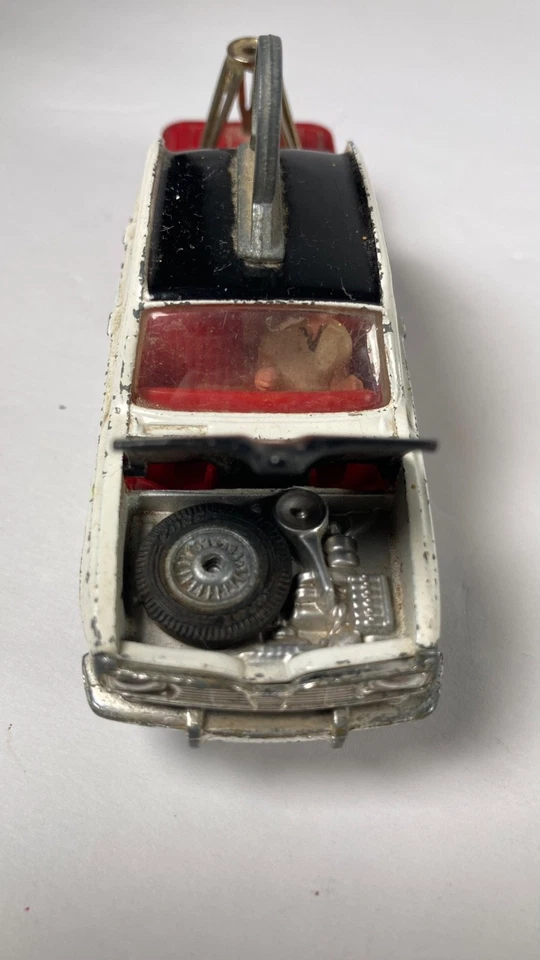 Corgi Toys GS13 Renault 16 TS Tour De France Paramount Film camera car - Image 3 of 4