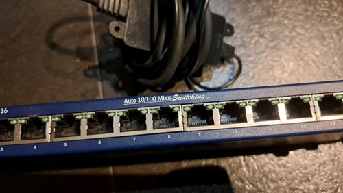 Netgear Fast Ethernet Switch - Model FS 116 - Photo 11/12