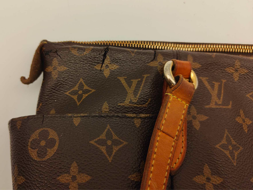 Authentic Louis Vuitton Monogram Totally PM Shoulder Bag - Picture 9 of 15