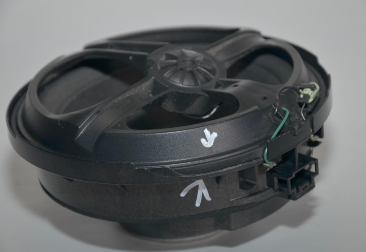 Speaker W204 Mercedes Midrange A2048205602 Harman Kardon Logic7