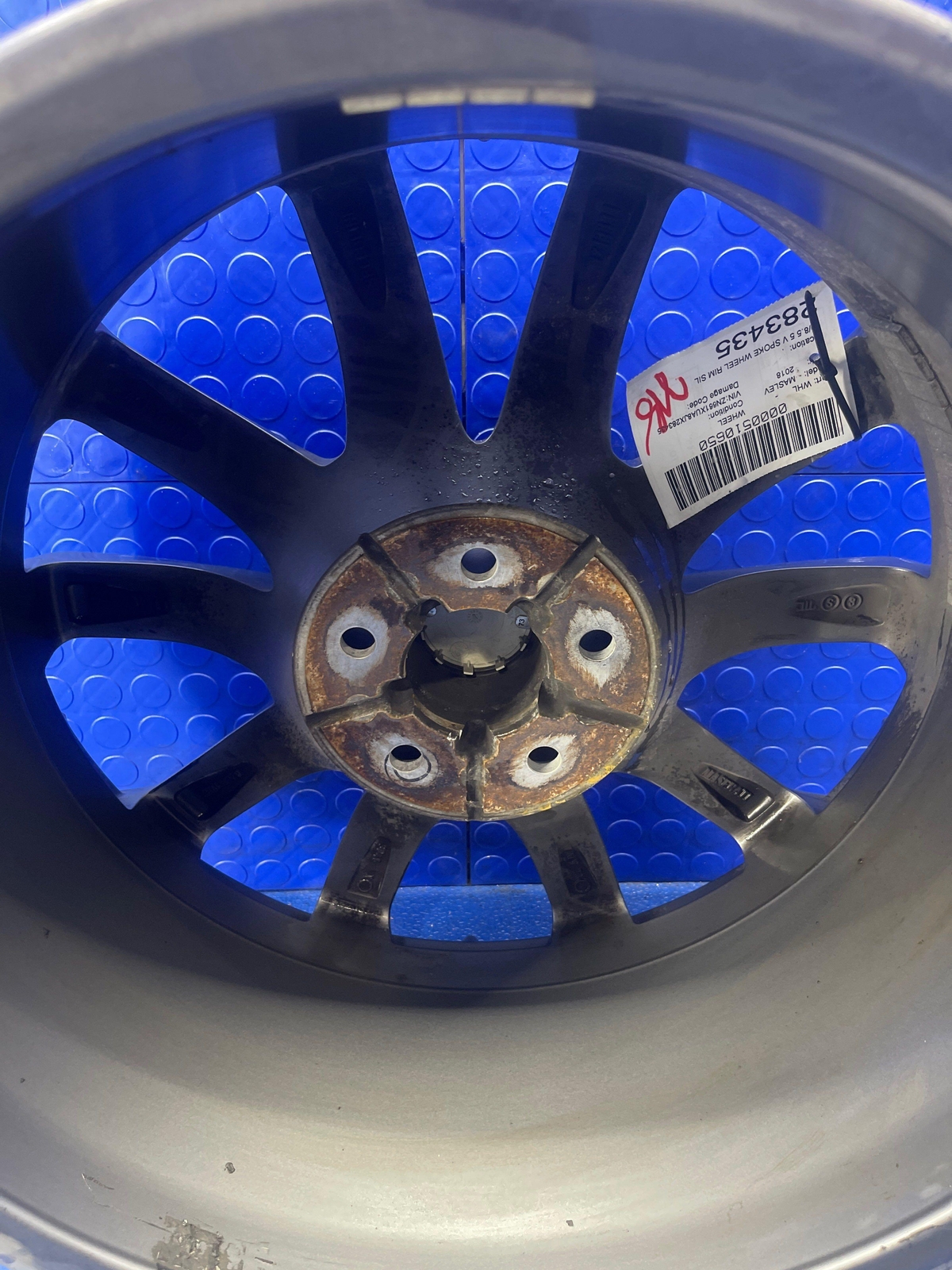 2017-2022 MASERATI LEVANTE OEM 19/8.5 5 V SPOKE WHEEL RIM SILVER *CURBED*
