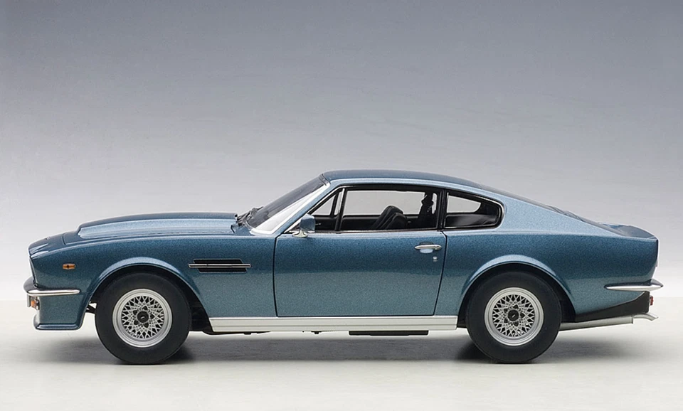 1/18 Autoart Aston Martin V8 Vantage Chicester blue - Image 4 of 4