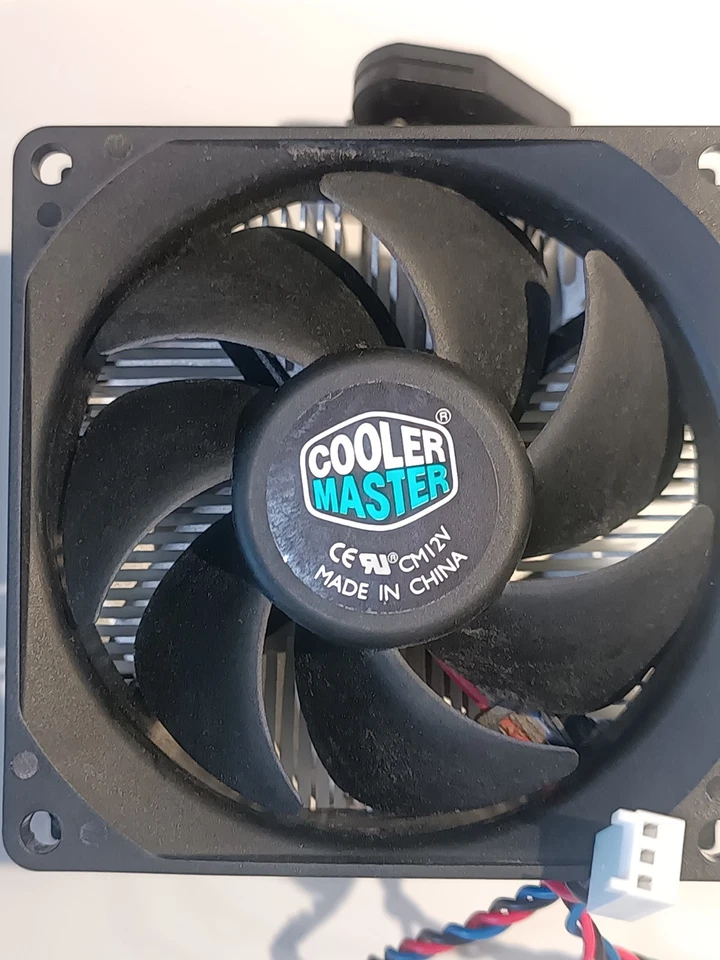 AMD Heatsink & Cooler Master Fan 3-Pin 3 Wire - Image 3 of 4