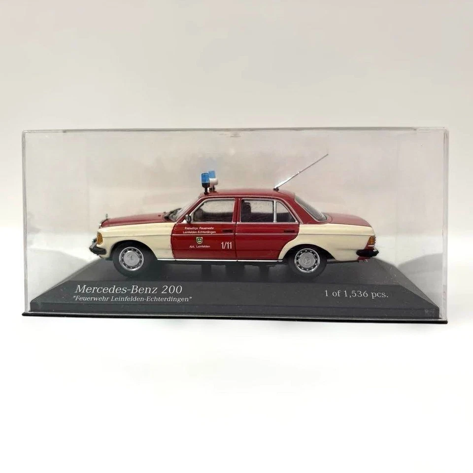 MINICHAMPS 1/43 Mercedes-Benz 200 Fire Command Vehicle Diecast Model - Image 2 of 4
