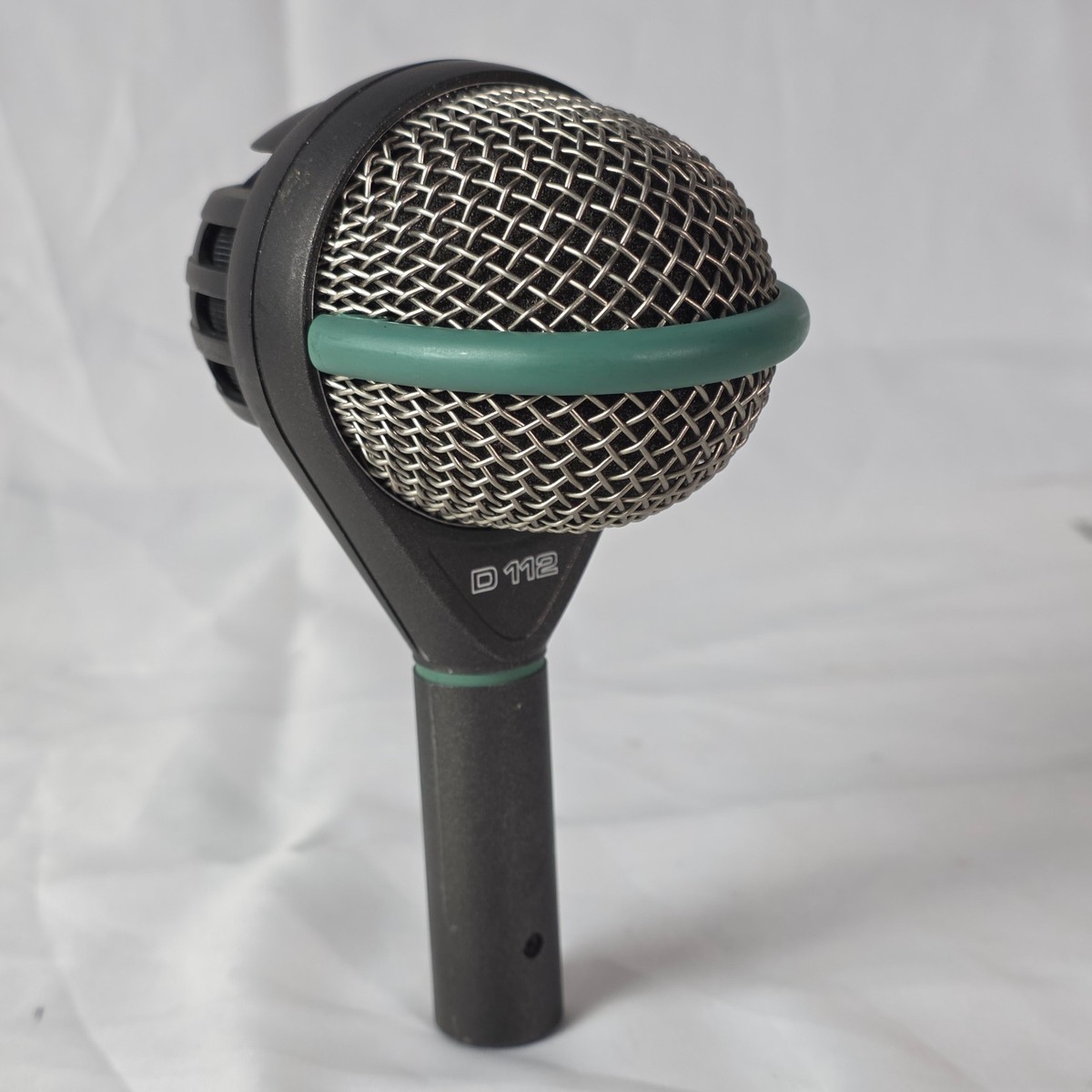 AKG D112 MKII Large Bass Cardioid Professional Dynamic Kick Drum