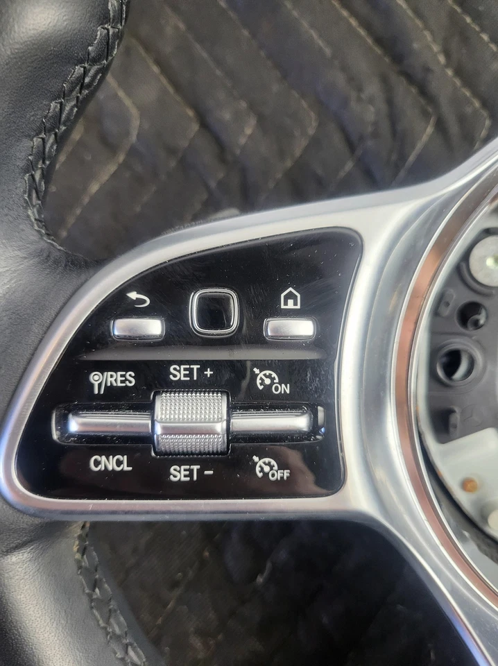 Volante Mercedes-Benz GLC300 2020 2021 2022 usado OEM Foto 2 de 4