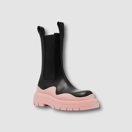 $1450 Bottega Veneta Women's Black Tire 