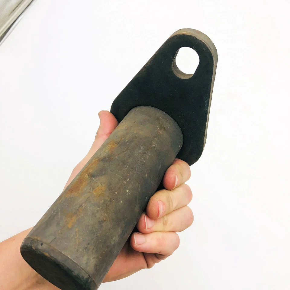 New Holland D8NNC648AB Pin Asm OEM NOS Replcs 83931339 / D7NNC635A / D8NNC648AA - Image 3 of 4