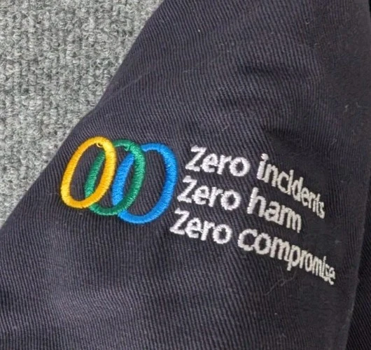 Bulwark FR Cat 3 2112 Flame Resistant Jacket Coat Reflective Sz L w/ Logos NWT - Image 4 of 4