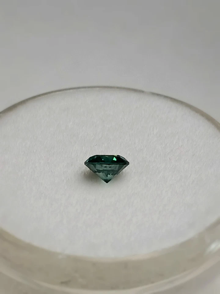 .32ct GREENISH-BLUE DIAMOND - Image 2 of 2