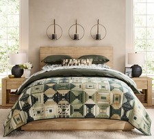 Pottery Barn Jaxson Reversible Quilt Green Multi  Full/Queen