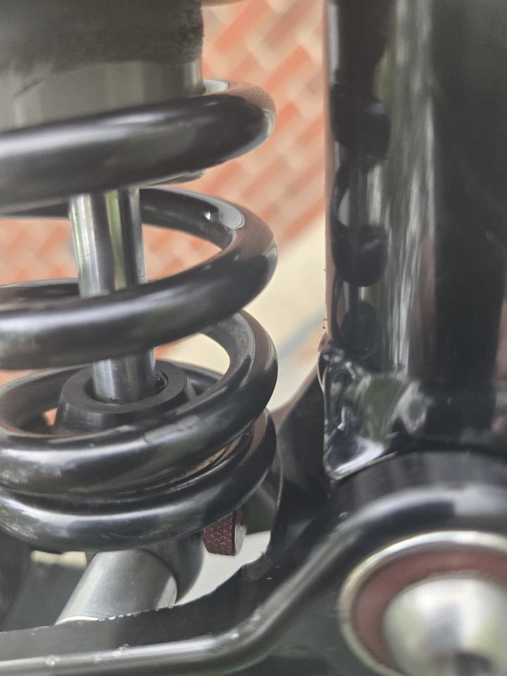 Cuadro, horquilla, auriculares, tija de sillín y amortiguador de bicicleta de montaña Intense Uzzi de colección. ¡¡Leer!!! Foto 3 de 4