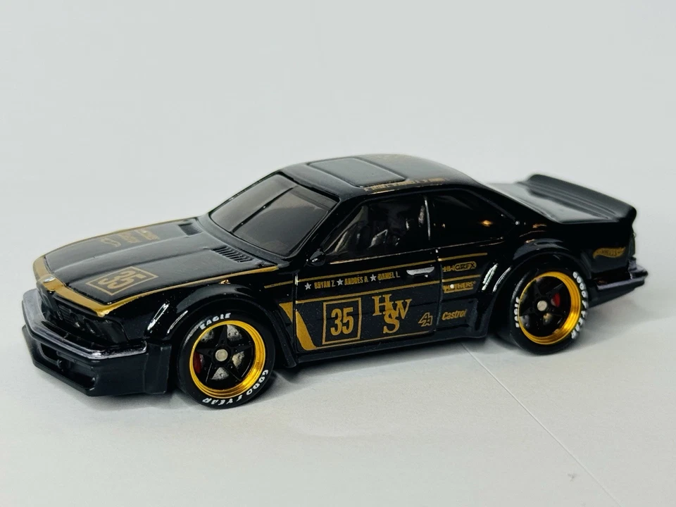 BMW 635 CSI negro Hot Wheels WICKED con llantas de aleación, pilotos reales/frenos de carrera Foto 3 de 4