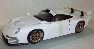UT Models 1/18 Scale - 180 966600 Porsche 911 GT1 1996 White