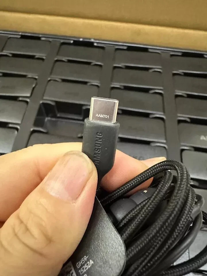 AKG Earphones USB Type C For Samsung Note 20 Ultra 10 Plus S22 20+ S21 20 FE - Image 3 of 4