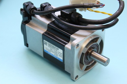 Kawasaki Ac Servo Motor R2AA06020FCP3G 200W, 1Pcs, Free Expedited Shipping - Picture 4 of 7