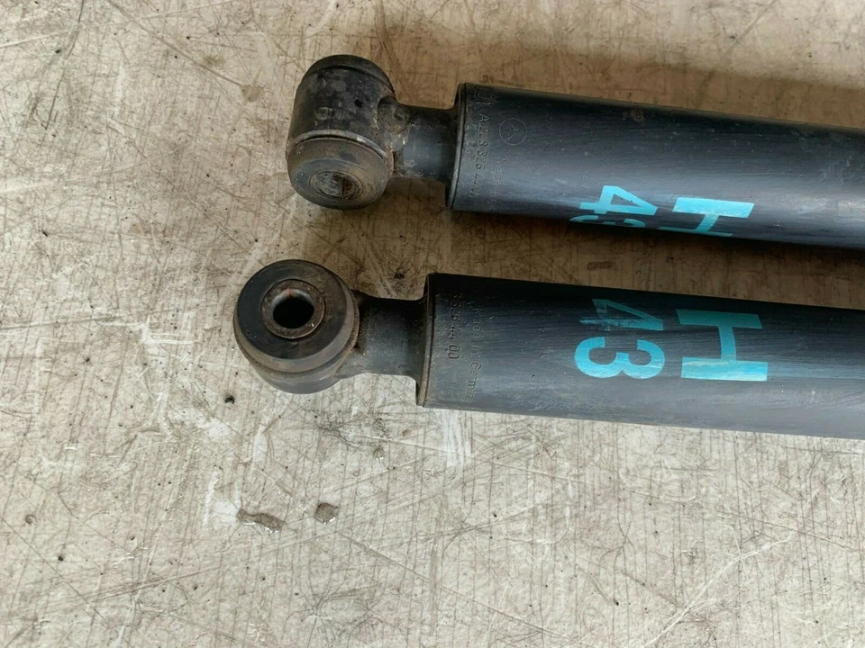 MERCEDES-BENZ CLK55 C55 OEM PAIR REAR LEFT & RIGHT SIDE STRUT SPRING SHOCK - Image 3 of 4